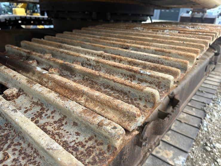 2013-deere-350g-lc-image-61