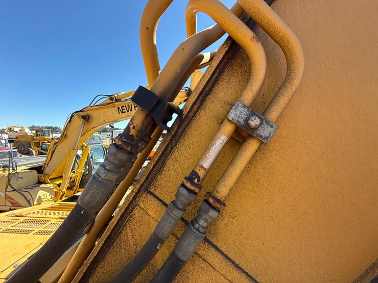 2009-deere-225-lc-image-29