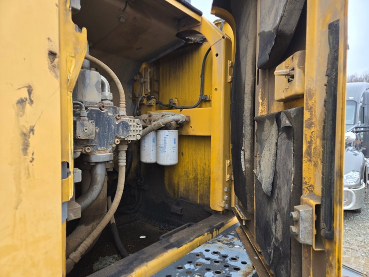 deere-470g-lc-image-53