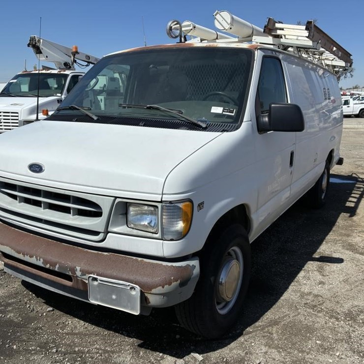 2002 FORD E350
