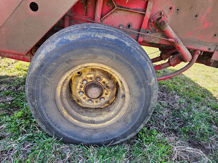 new-holland-315-image-39