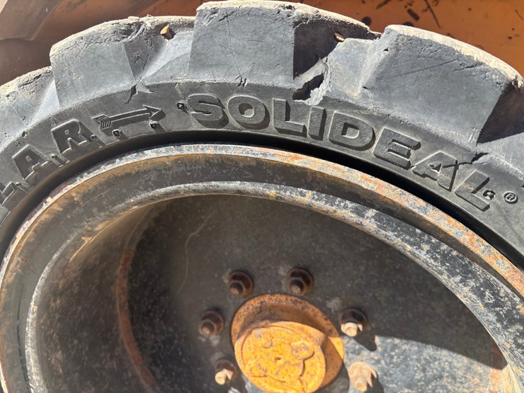 2011-case-sr220-image-57