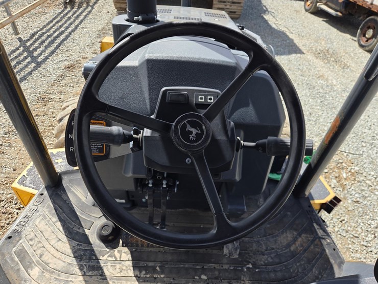 2019-deere-310-image-71