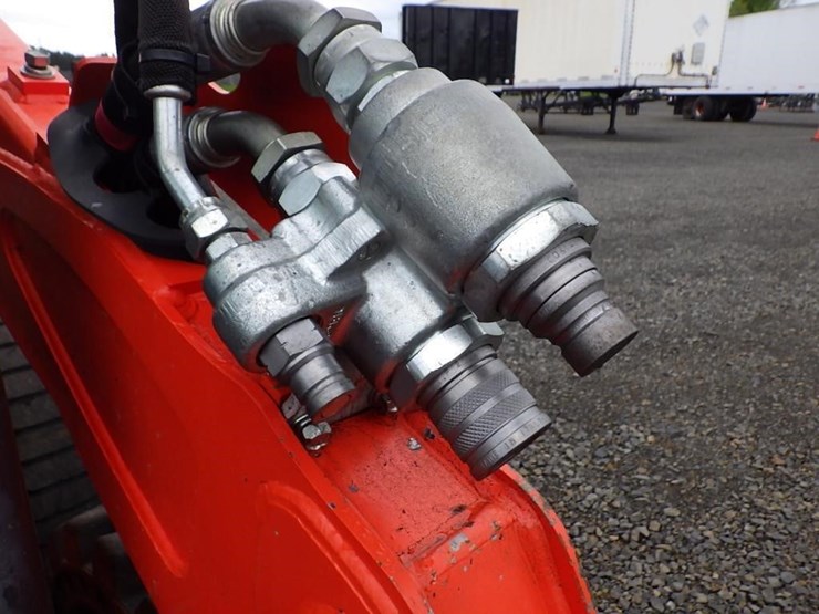 2020-kubota-ssv65-image-16