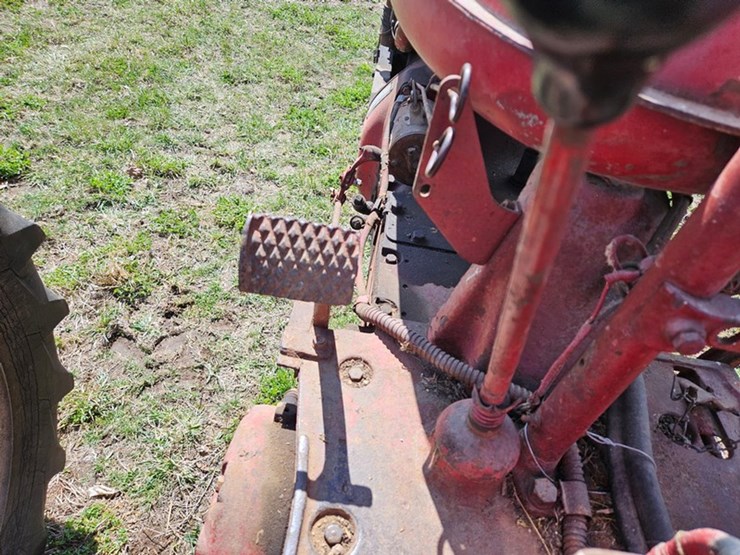 #525-•-farmall-super-m-tractor-image-21