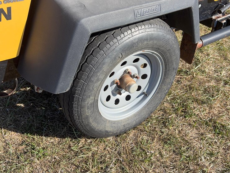 allmand-night-lite-pro-ii-light-plant-image-8