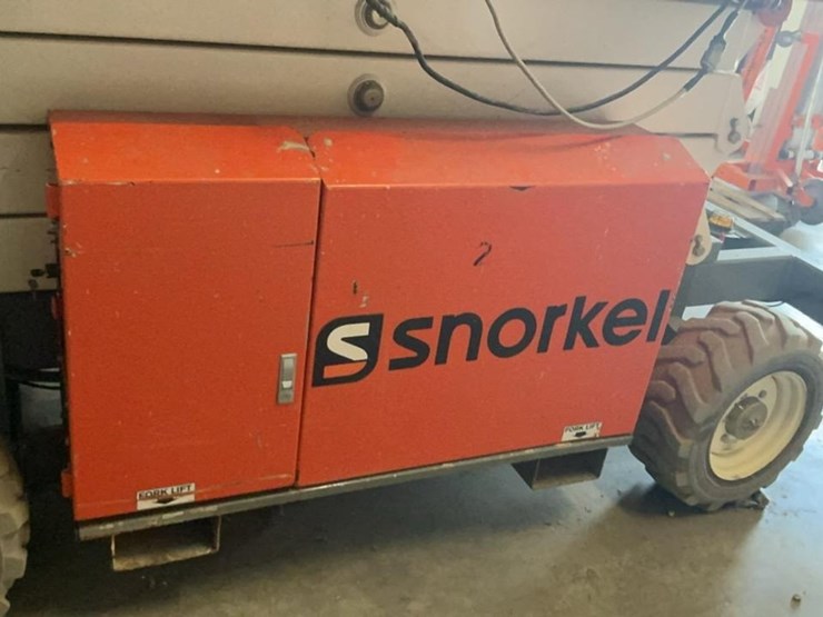 #401-•-snorkel-4wd-rough-terrain-27'-scissor-lift-image-15