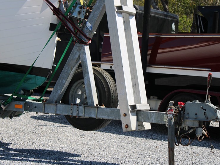 #9545-•-grimmalkin-–-18'-fenwick-williams-classic-wooden-catboat-w/-trailer-image-25