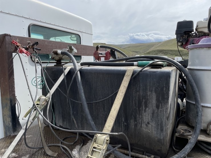 2004-kenworth-t300-image-19