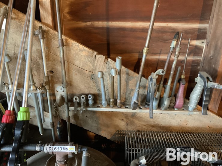 sanborn-30-gal-air-compressor-w/accessories-image-7