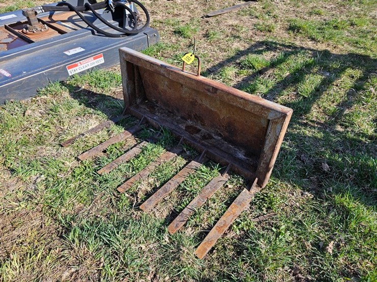 #556-•-54"-manure-tine-bucket-image-1