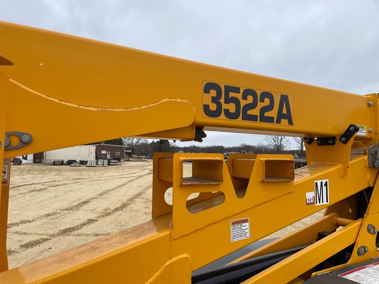 #7512-•-(m-1)-2021-haulotte-3522a-electric-towable-man-lift-image-16