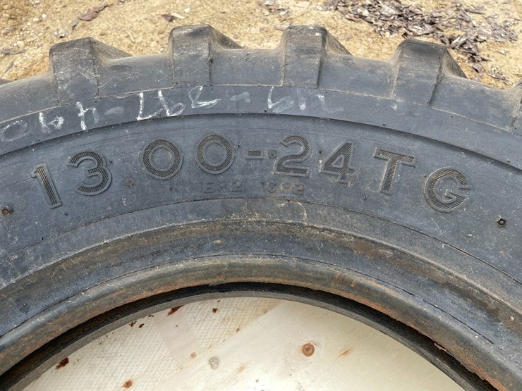 #7544-•-sta-brand-telehandler-tire-image-6