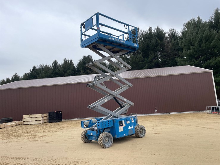 #7514-•-(s-2)-2012-genie-3369-rough-terrain-scissor-lift-image-50