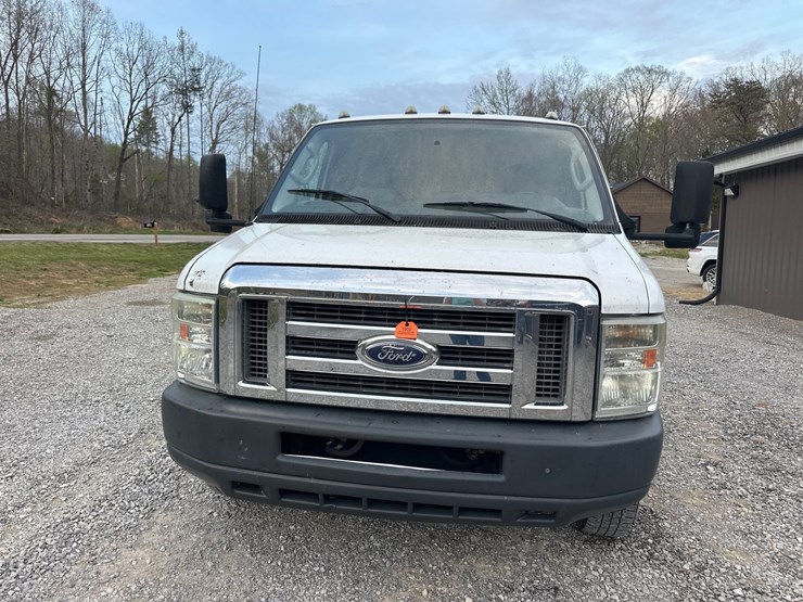 2011-ford-e450-image-3