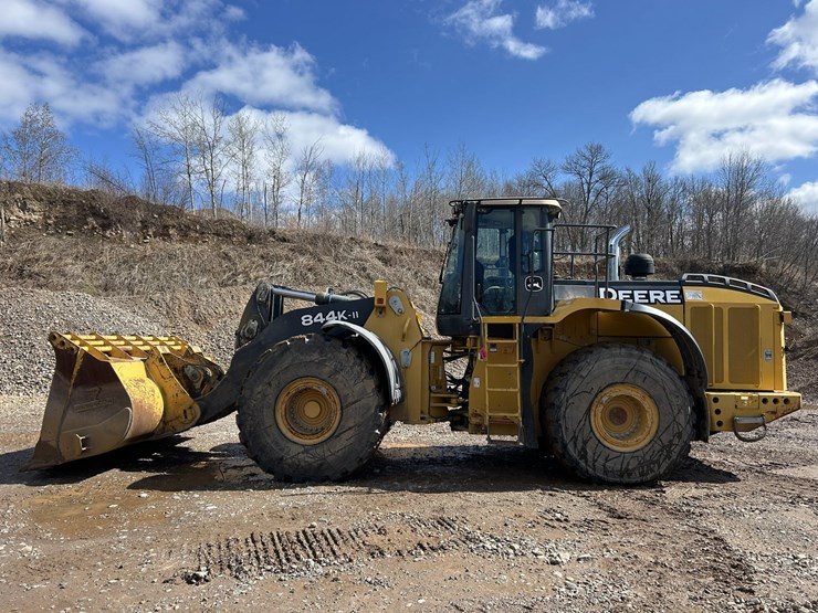 2012-deere-844k-image-2