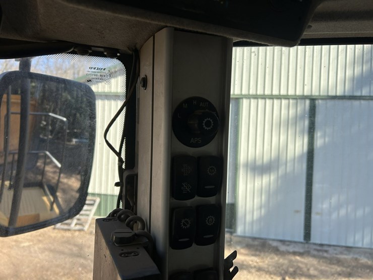 volvo-l250g-image-66