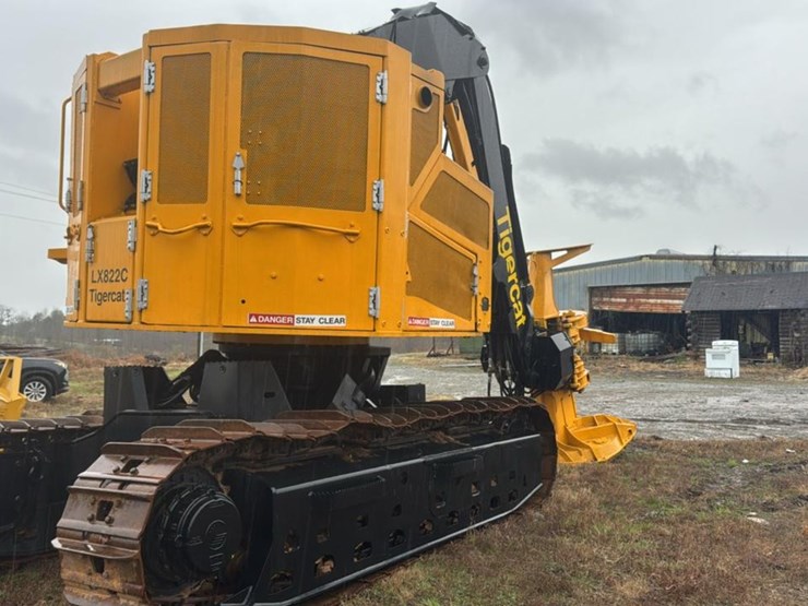 2010-tigercat-lx822c-image-5