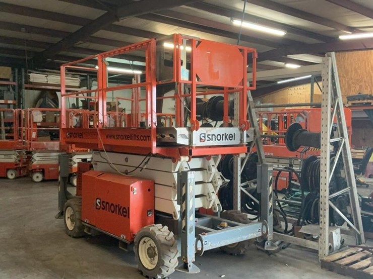 #401-•-snorkel-4wd-rough-terrain-27'-scissor-lift-image-2