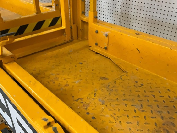 #407-•-jcb-s1930e-19'-scissor-lift-image-8