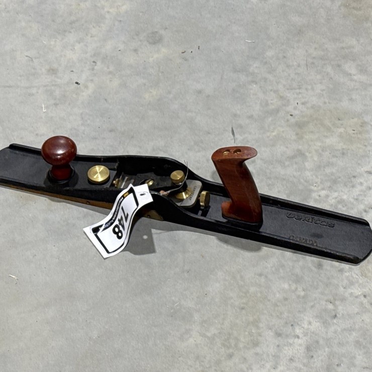 #748 • WOOD PLANER