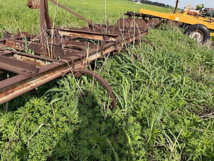 #45299-•-12'-chisel-plow-image-5