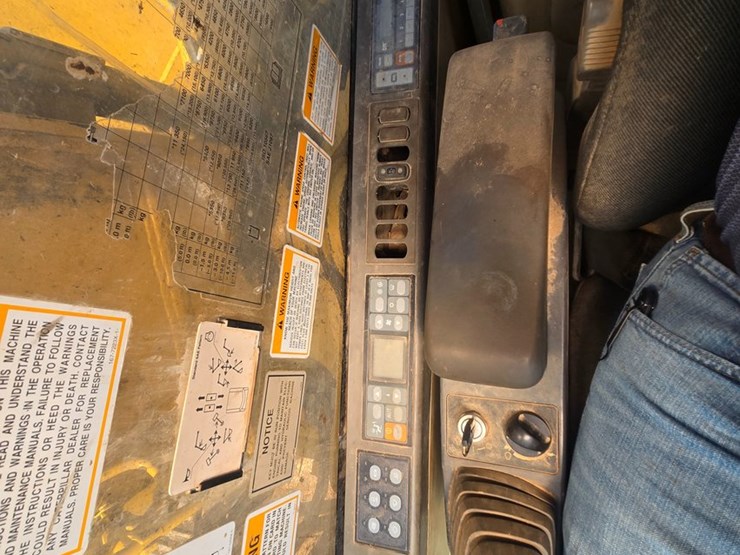 2003-caterpillar-320c-image-53