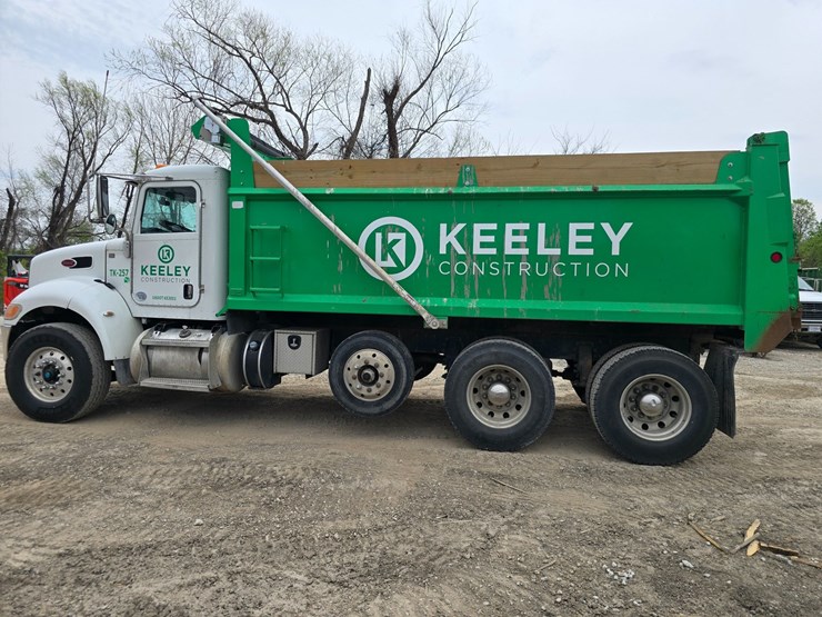 2017-peterbilt-348-image-6