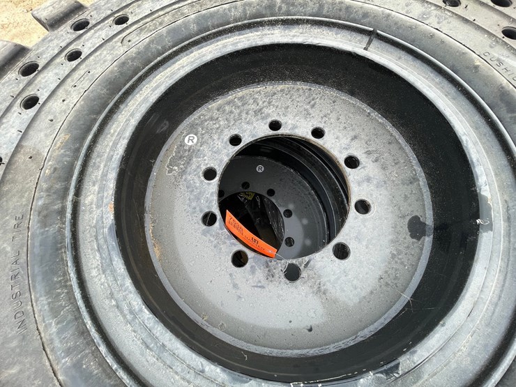 #7538-•-set-of-(4)-new-maximizer-brand-airless-telehandler-tires-on-rims-image-6