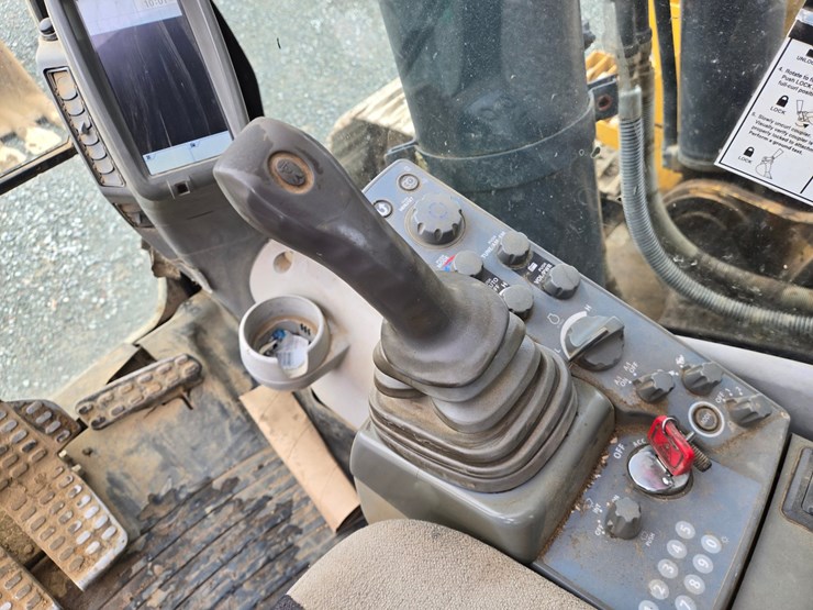 deere-470g-lc-image-57