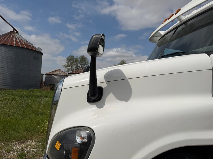 #45283-•-2016-freightliner-cascadia-daycab-truck-tractor-vin:-3akjgedv9gsgy4090-image-30