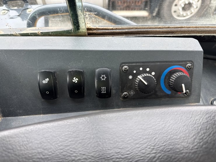 deere-700k-lgp-image-55