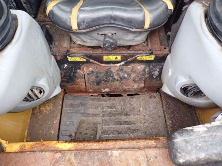 2009-caterpillar-232b-image-11