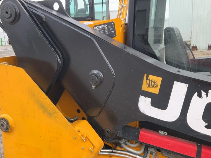 2021-jcb-215-image-33