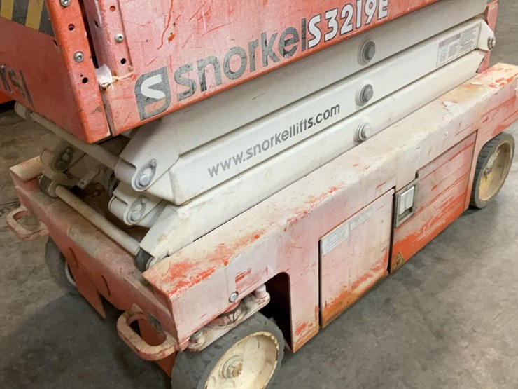 #413-•-2019-snorkel-19'-scissor-lift-image-10