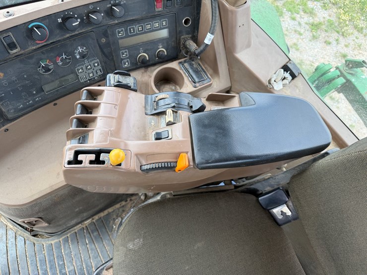 1998-john-deere-8300-image-56