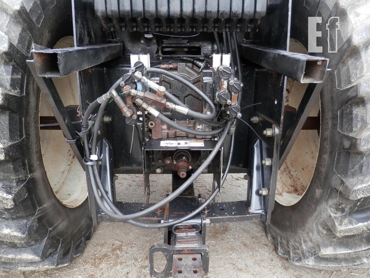 new-holland-tj330-image-16