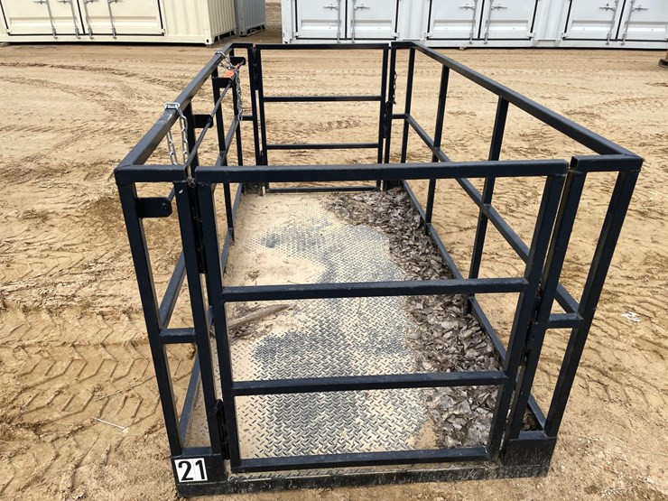 #7532-•-8'-work-platform-with-fork-pockets-image-6