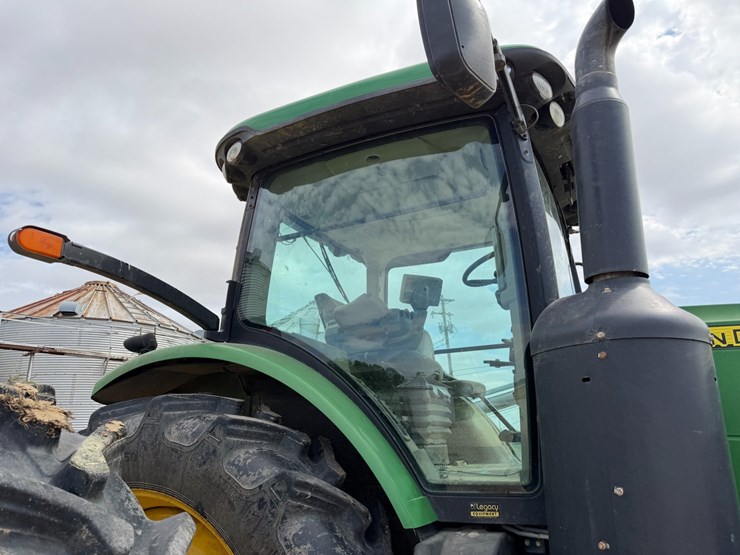 2012-john-deere-8235r-image-40