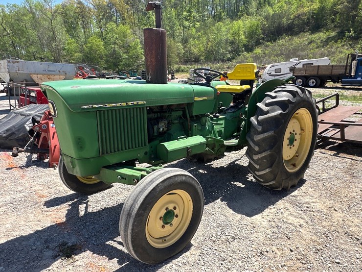 john-deere-820-image-2