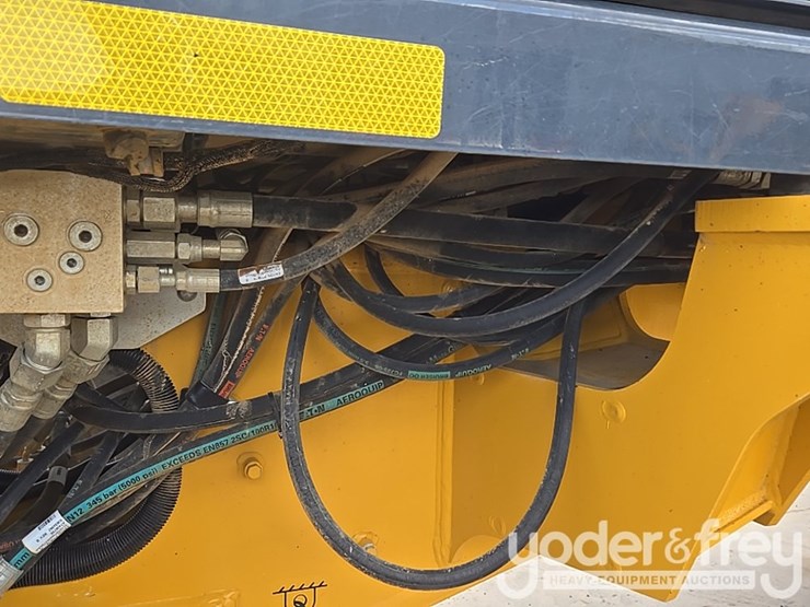 2019-deere-670g-image-47