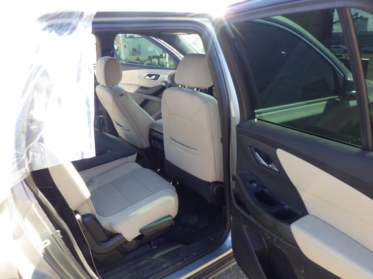 2023-chevrolet-traverse-image-8