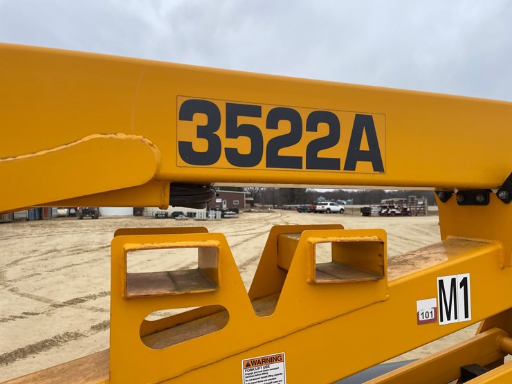 #7512-•-(m-1)-2021-haulotte-3522a-electric-towable-man-lift-image-10