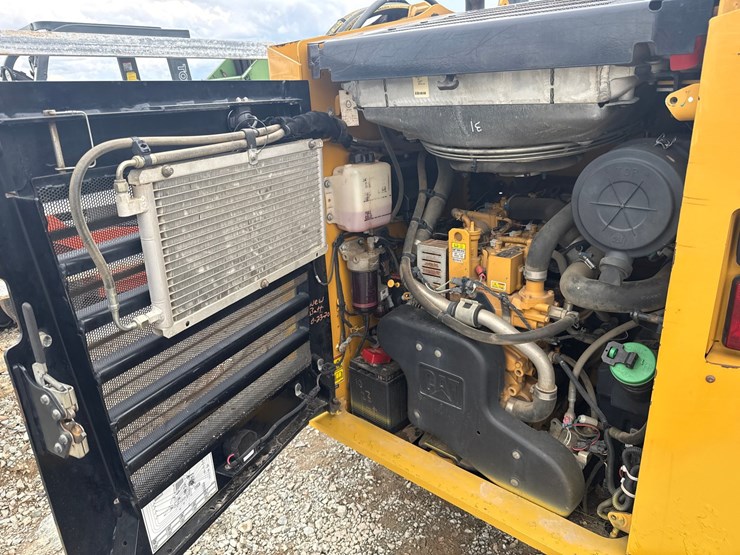 2017-caterpillar-279d-image-24