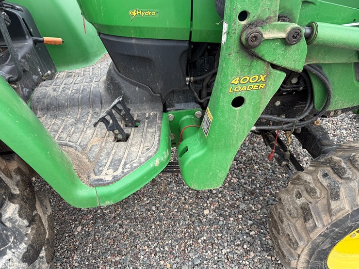john-deere-4120-image-34