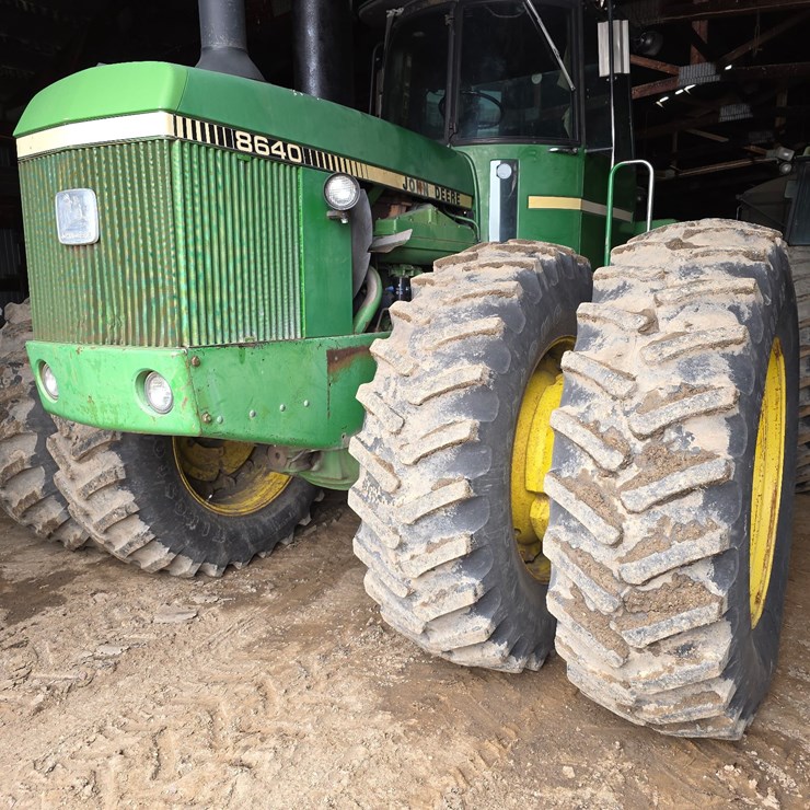 JOHN DEERE 8640