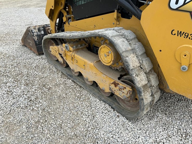 2023-caterpillar-259d3-image-17