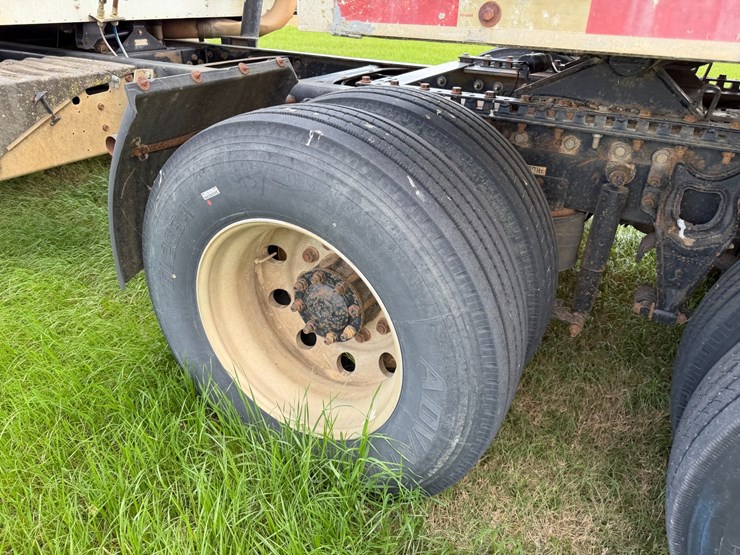 2000-international-9200-image-7