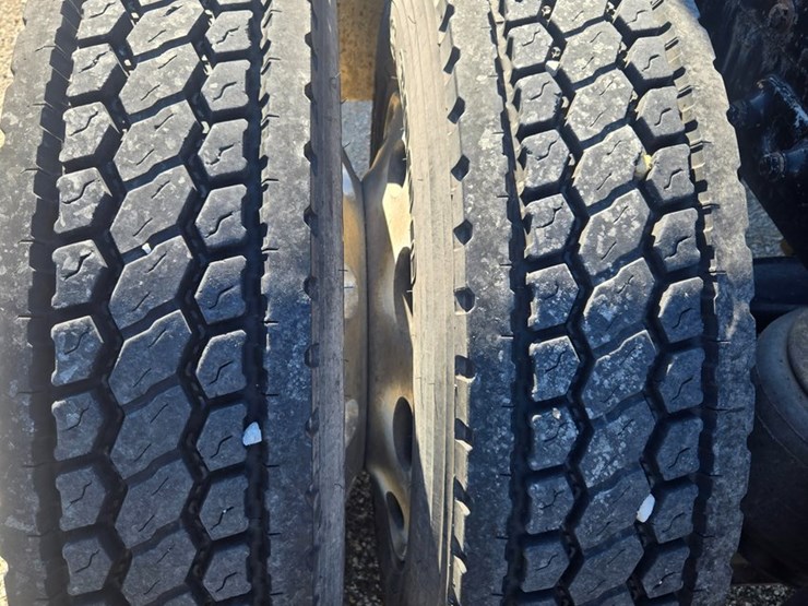 2005-peterbilt-379-image-82