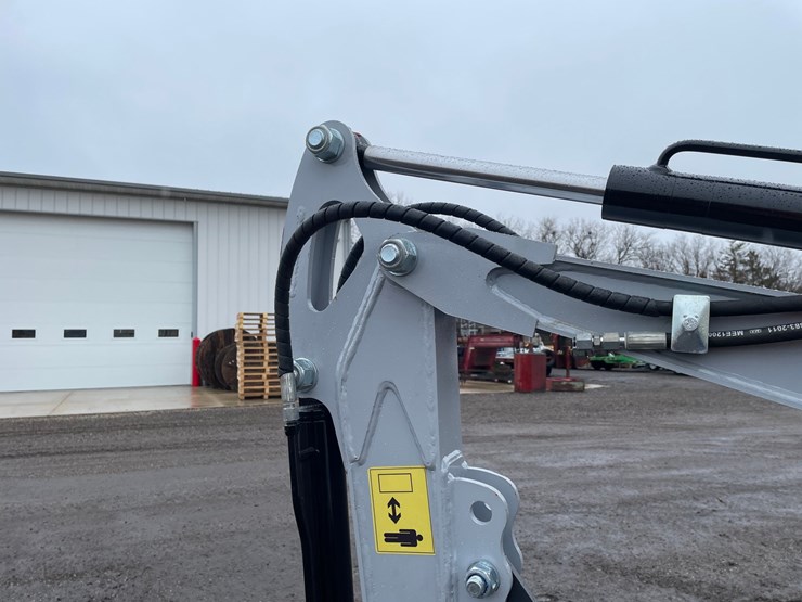 #3294-•-2026-ats-d12d-mini-excavator-image-6